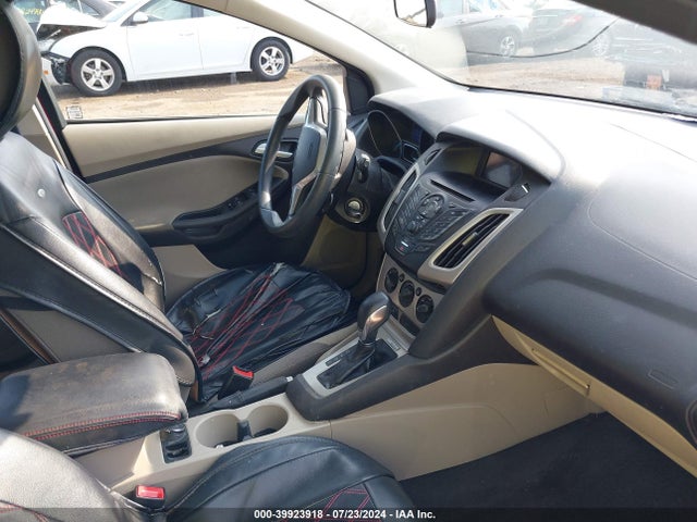 Ford FOCUS SE 2014 1FADP3K29EL128861 Image 5