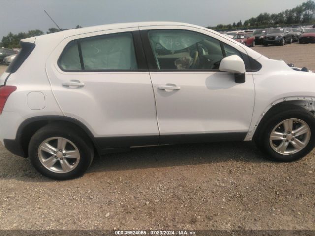 3GNCJKSB4KL388884 Chevrolet TRAX LS