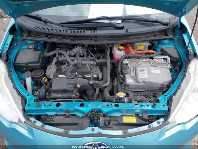 JTDKDTB32E1063124 Toyota Prius C Two