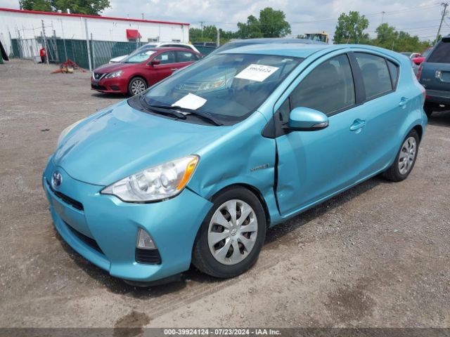 JTDKDTB32E1063124 Toyota Prius C Two