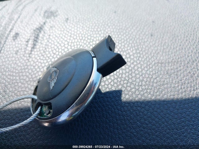 2011 MINI COOPER WMWSU3C52BT251106 Photo 10