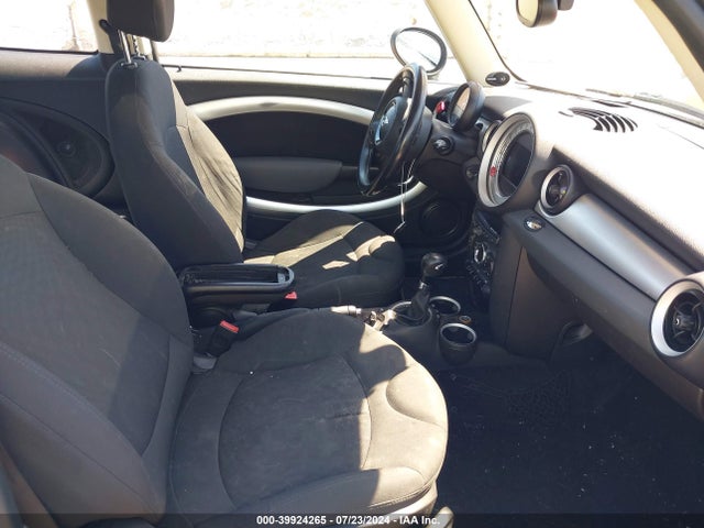 2011 MINI COOPER WMWSU3C52BT251106 Photo 4