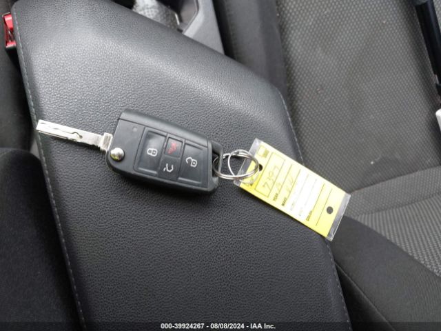 3VWN57BU9KM111627 Volkswagen Jetta 1.4t S