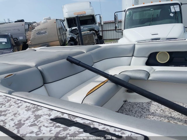 39924298 :رقم المزاد ، GQE23003B111 vin ، 2011 Epic Wakeboat مزاد بيع