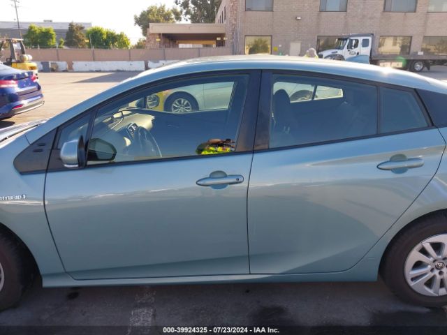 JTDKBRFU3G3007275 Toyota Prius Two