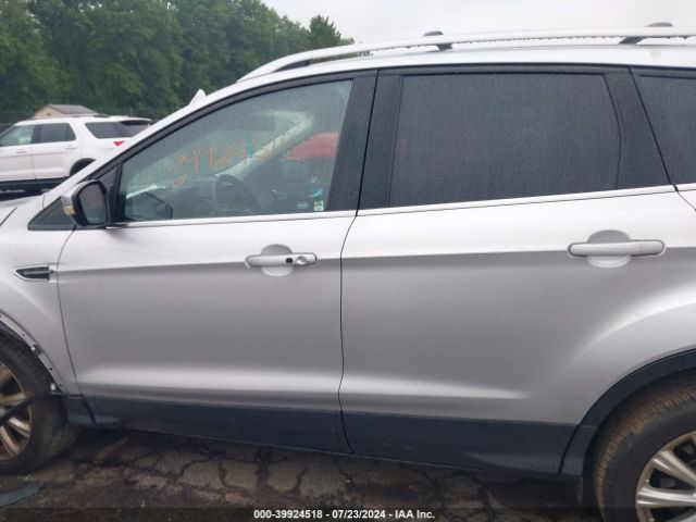1FMCU9J96HUD14576 Ford Escape Titanium