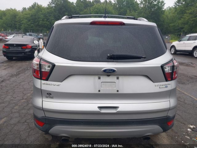 1FMCU9J96HUD14576 Ford Escape Titanium