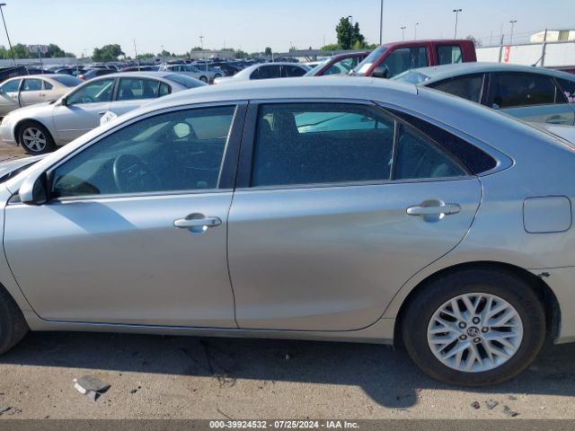 4T1BF1FK1HU671411 Toyota CAMRY LE