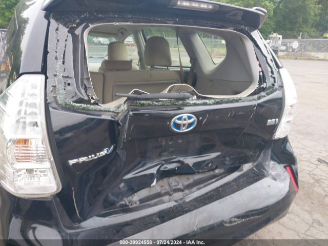 JTDZN3EU1EJ010625 Toyota Prius V Three