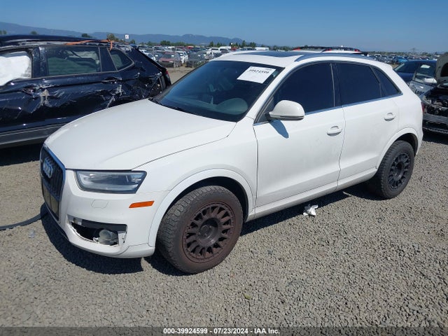 WA1EFCFS2FR001910 Audi Q3 2.0t Premium Plus