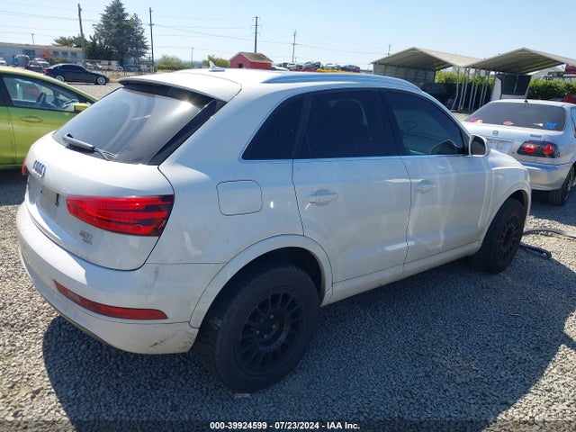 WA1EFCFS2FR001910 Audi Q3 2.0t Premium Plus