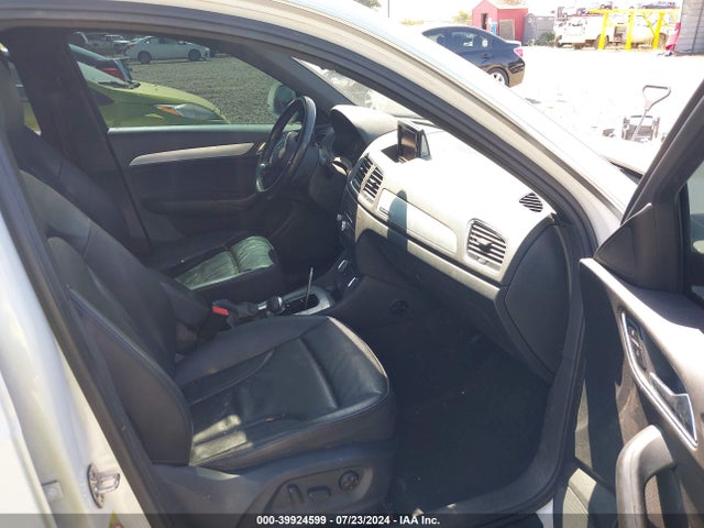 WA1EFCFS2FR001910 Audi Q3 2.0t Premium Plus