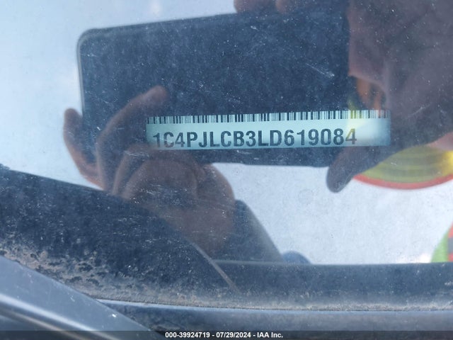 1C4PJLCB3LD619084 Jeep Cherokee Latitude Fwd