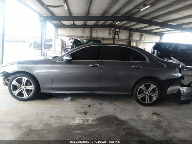 WDDZF4JB2HA211547 Mercedes-Benz E 300