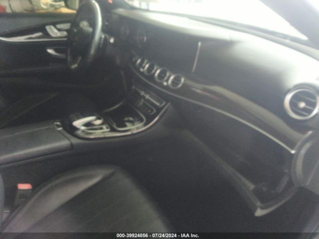 WDDZF4JB2HA211547 Mercedes-Benz E 300