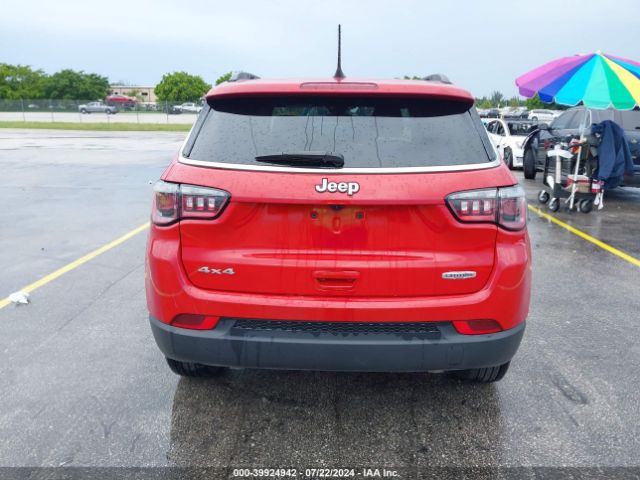3C4NJDBN7RT597098 Jeep Compass Latitude 4x4