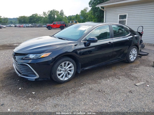 Toyota CAMRY LE 2021 4T1C11AKXMU596549 Image 2