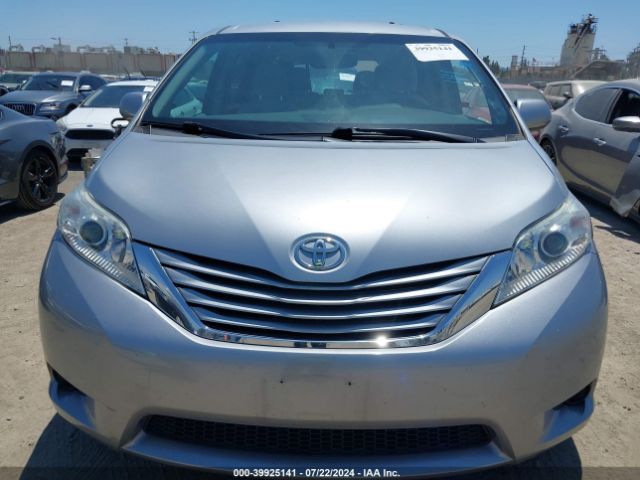 5TDKZ3DC1HS875908 Toyota Sienna Le 8 Passenger
