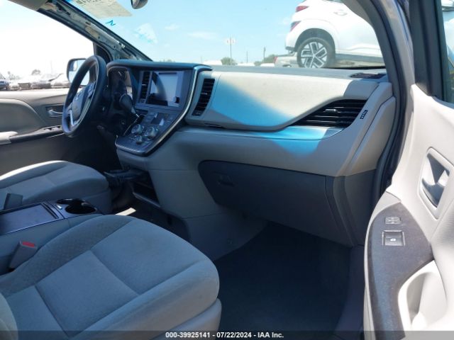 5TDKZ3DC1HS875908 Toyota Sienna Le 8 Passenger