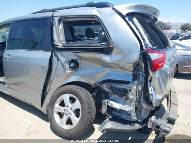 5TDKZ3DC1HS875908 Toyota Sienna Le 8 Passenger
