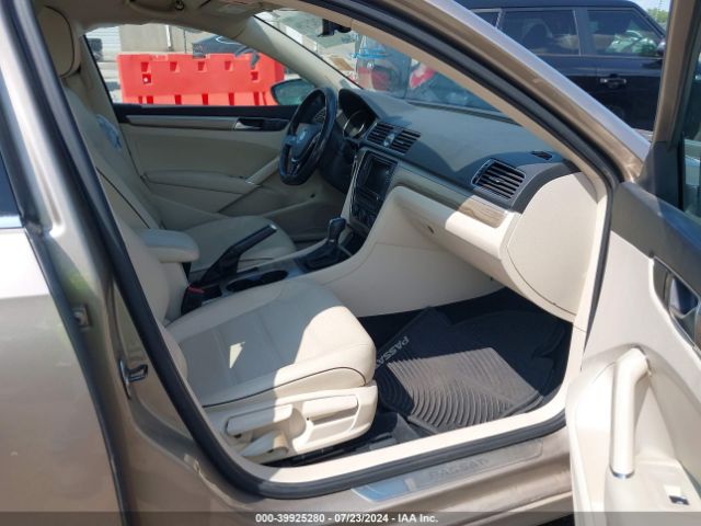 1VWGT7A38HC084163 Volkswagen Passat 1.8t Se