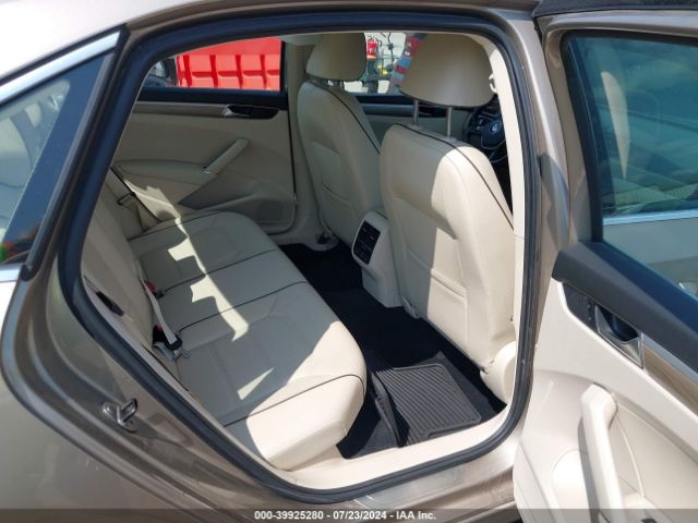 1VWGT7A38HC084163 Volkswagen Passat 1.8t Se