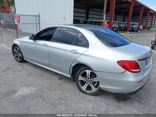Mercedes-Benz E 300 2018 WDDZF4JB2JA406604 Image 3