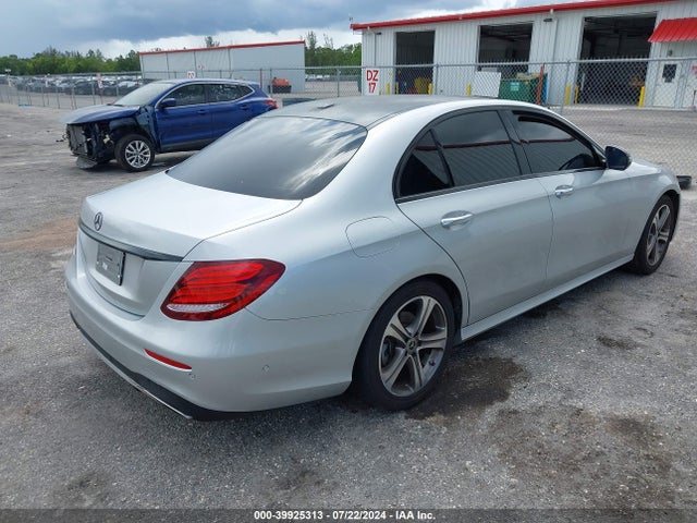 Mercedes-Benz E 300 2018 WDDZF4JB2JA406604 Image 4