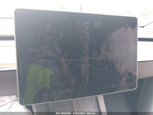 Tesla Model Y 2024 7SAYGDED1RF057360 Image 16