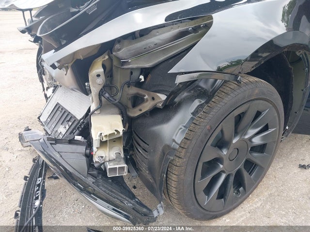 Tesla Model Y 2024 7SAYGDED1RF057360 Image 19