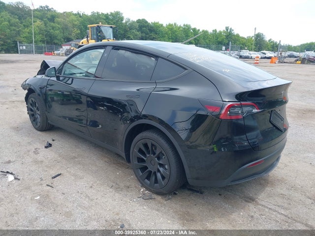 2024 TESLA MODEL Y 7SAYGDED1RF057360 Photo 2