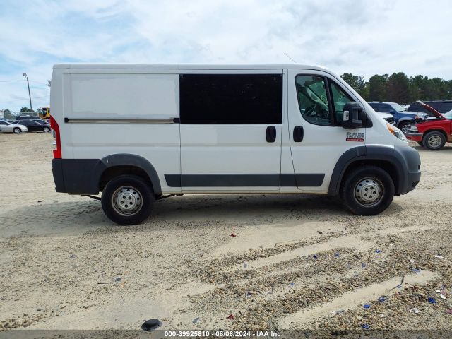 3C6TRVAG0JE127570 RAM Promaster 1500 Low Roof 136 Wb