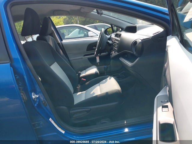 JTDKDTB34E1571675 Toyota Prius C Two