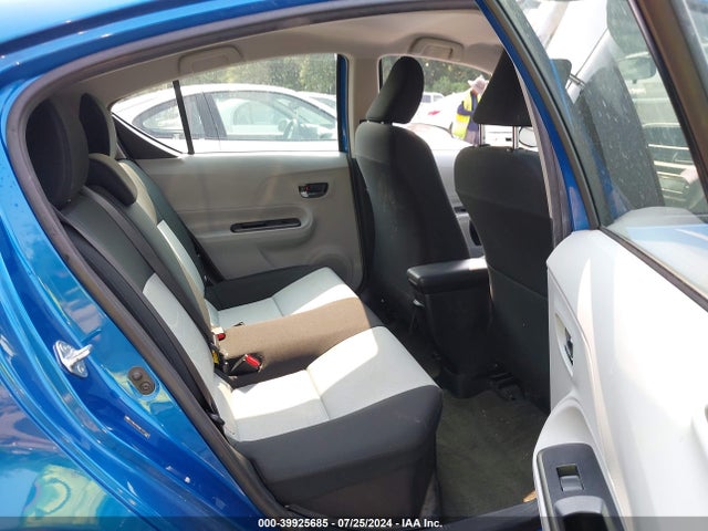 JTDKDTB34E1571675 Toyota Prius C Two