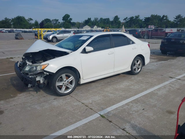 Toyota CAMRY SE 2014 4T1BF1FKXEU807854 Image 2