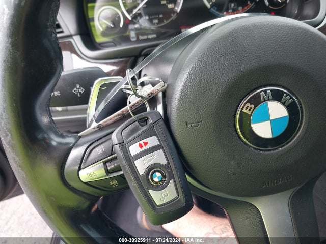 BMW 550i 2015 WBAKN9C51FD682343 Image 11