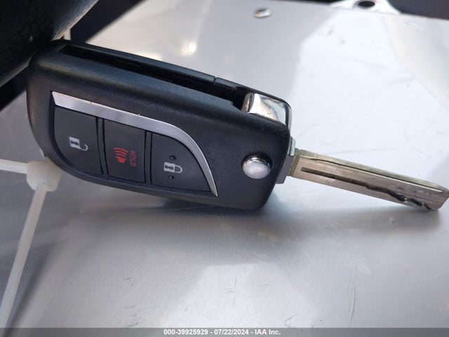 Toyota RAV4 LE 2019 JTMH1RFVXKD030206 Image 11