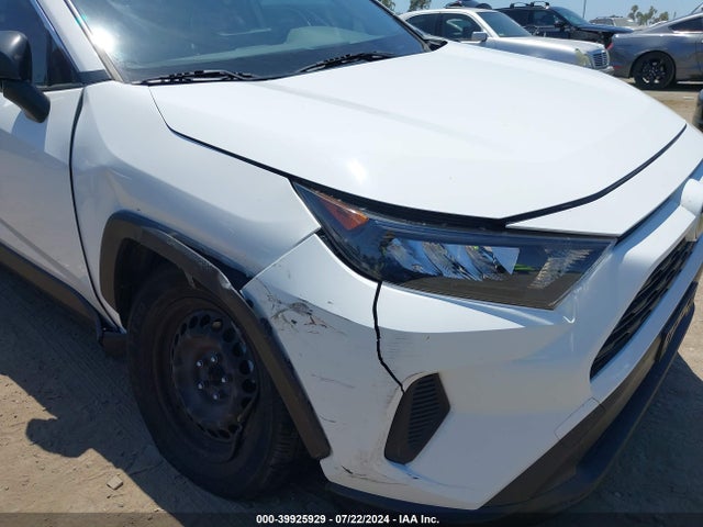 Toyota RAV4 LE 2019 JTMH1RFVXKD030206 Image 6