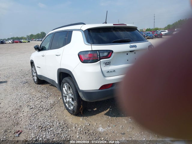 3C4NJDFB6NT113352 Jeep Compass Latitude Lux 4x4