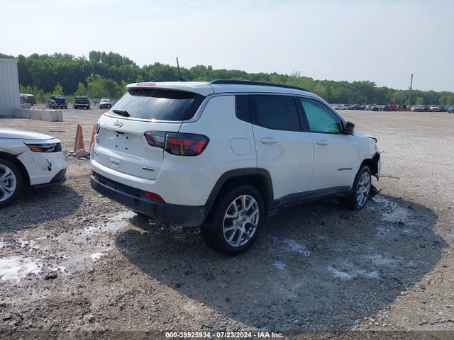 3C4NJDFB6NT113352 Jeep Compass Latitude Lux 4x4