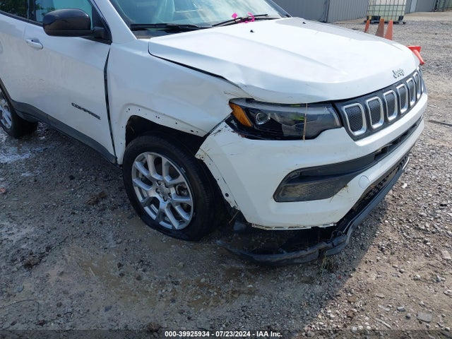 3C4NJDFB6NT113352 Jeep Compass Latitude Lux 4x4