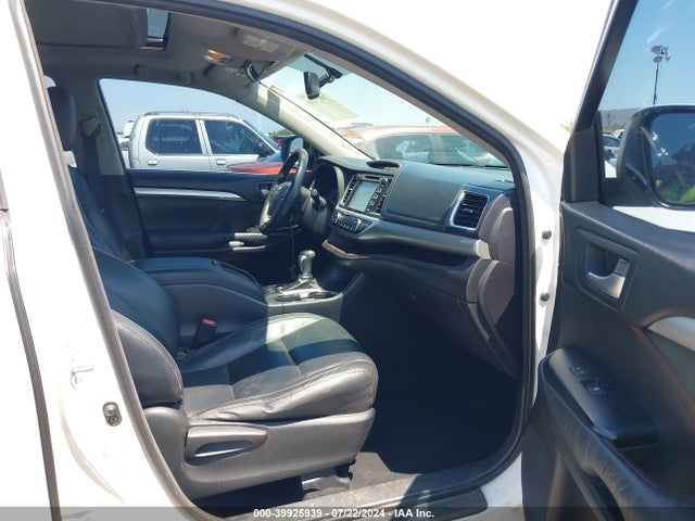 Toyota Highlander Xle V6 2014 5TDKKRFH0ES033654 Image 5