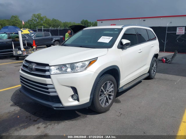 Toyota Highlander Xle 2018 5TDKZRFH0JS282719 Image 2