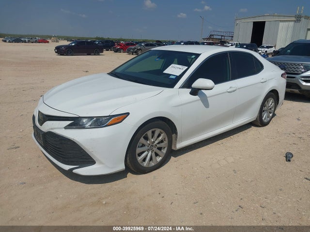 Toyota CAMRY LE 2019 4T1B11HK7KU845694 Image 2