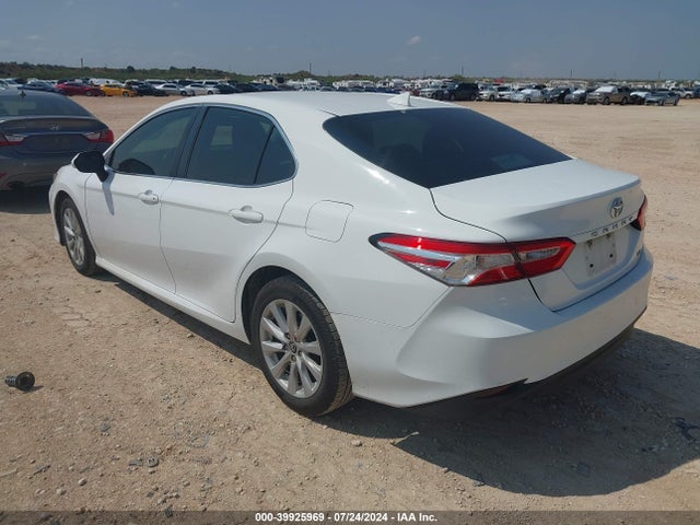 Toyota CAMRY LE 2019 4T1B11HK7KU845694 Image 3