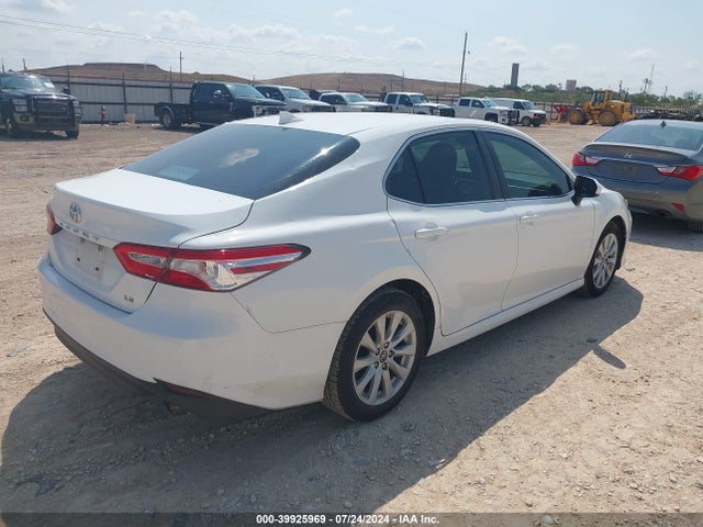 Toyota CAMRY LE 2019 4T1B11HK7KU845694 Image 4