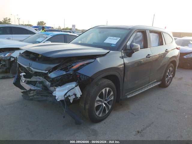 Toyota Highlander Xle 2024 5TDKDRAH9RS053005 Image 2