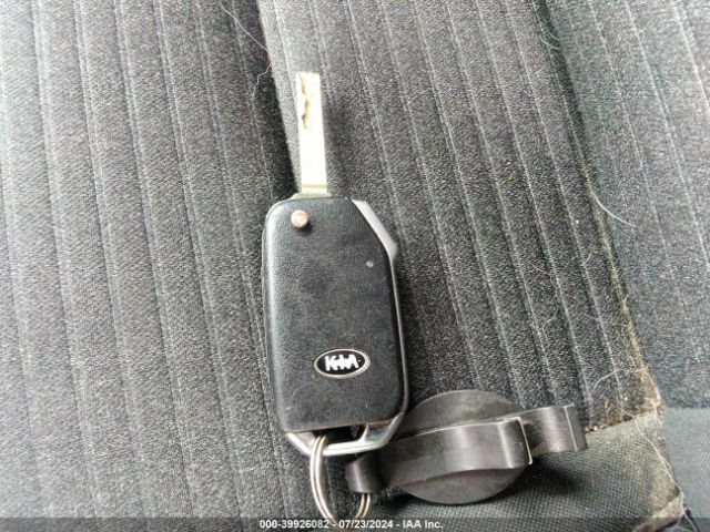 KNDJ23AUXM7137395 KIA SOUL S