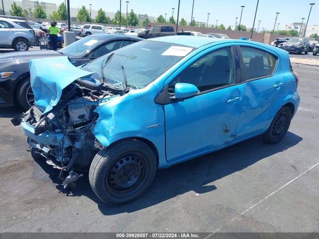 Toyota Prius C Two 2016 JTDKDTB38G1135916 Image 2