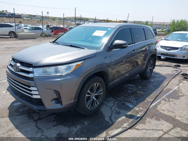 Toyota Highlander Le 2019 5TDBZRFH5KS738604 Image 2
